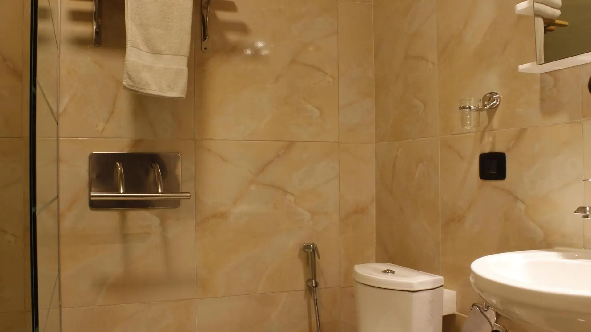 Apartment Viccini Suites Beirut